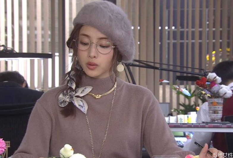 石原里美絲巾搭配 石原里美發帶