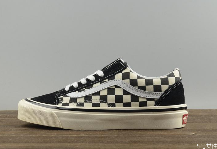 vans棋盤格正品發黃嗎 vans棋盤格怎么那么黃