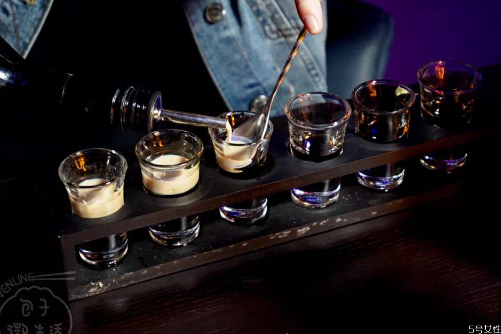 b52轟炸機雞尾酒配方 b52雞尾酒怎么調