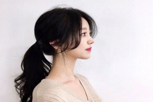 長發配八字劉海好看嗎 八字劉海配什么短發