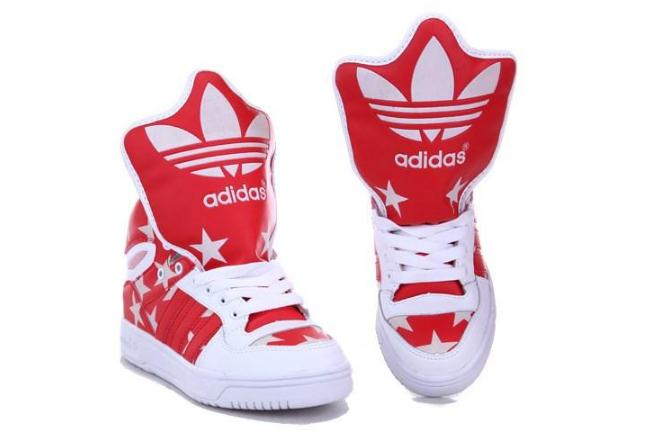 阿迪達斯有衣服嗎 阿迪達斯有什么產品