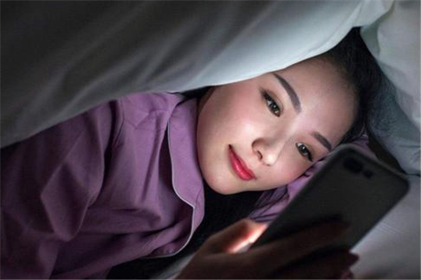 熬夜會導致脫發嗎 熬夜脫發怎么恢復