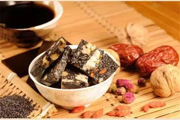 阿膠什么季節吃最好 阿膠每天什么時候吃最好