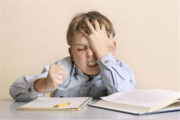 孩子不做作業怎么處理 為什么孩子不想寫作業