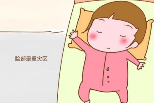 新生兒濕疹可以打預防針嗎 新生兒濕疹可以用爐甘石嗎