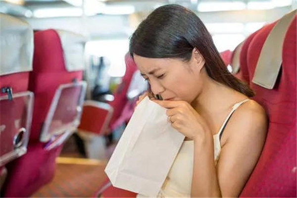 暈車會自己好嗎 暈車會出現什么狀況