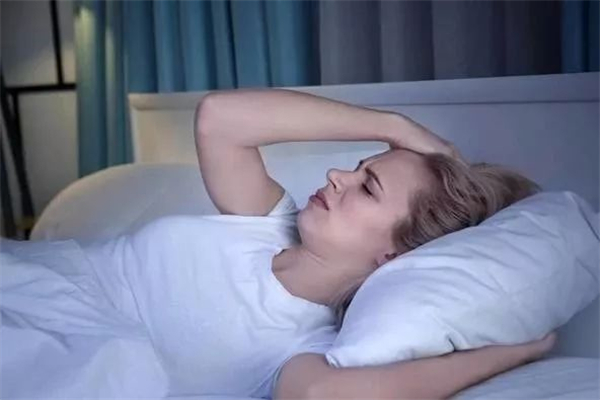 失眠會引起耳鳴嗎 失眠會引發哪些疾病