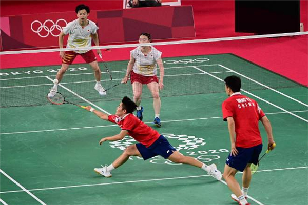 裁判無視日本選手過網擊球 羽毛球比賽規則