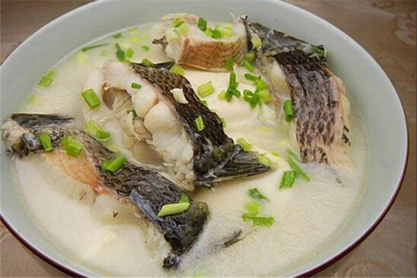 黑魚湯怎么燉好喝又營養 黑魚湯如何熬制成白湯