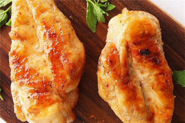 雞胸肉是優(yōu)質蛋白嗎 雞胸肉屬于蛋白質還是碳水