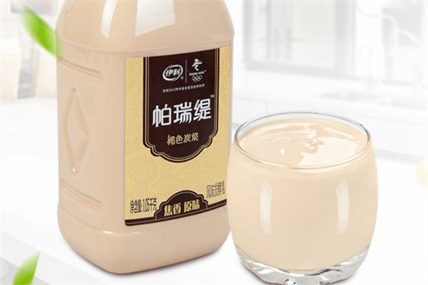 炭燒酸奶和普通酸奶有什么區別 炭燒酸奶和普通酸奶哪個好