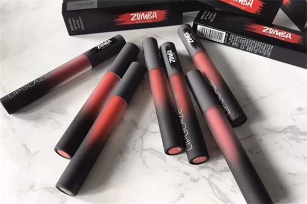 唇釉和口紅哪個更好用 唇釉和口紅的優缺點