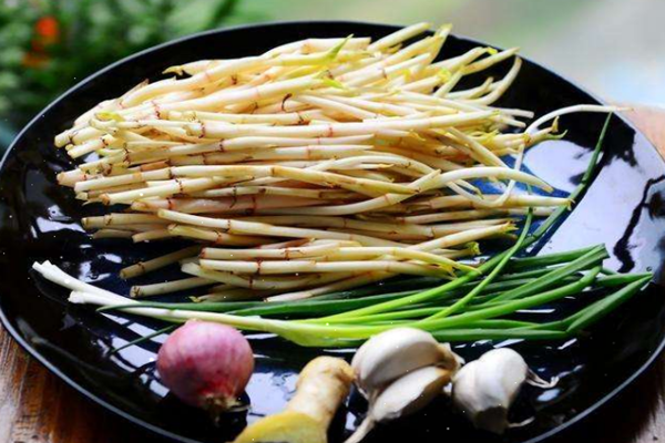 魚腥草是哪里的特產 魚腥草是不是折耳根