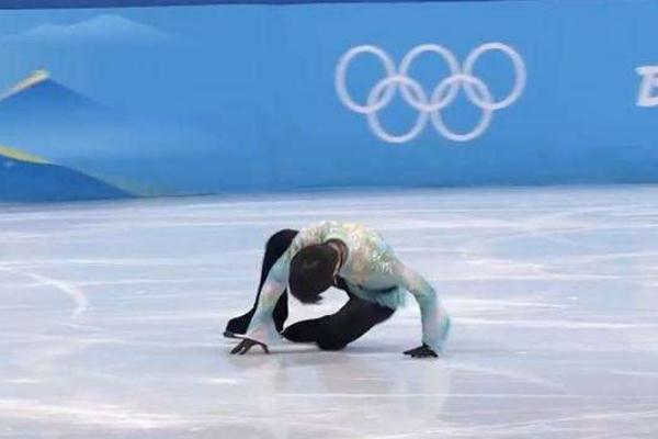羽生結弦挑戰4A失敗謝幕撫摸冰面 花滑4a和4T的區別
