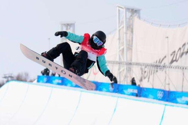 單板U型池蔡雪桐第4克洛伊金衛冕 單板滑雪的基本姿勢