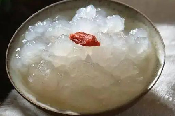 雪蛤為什么是白色的 雪蛤變質是什么樣
