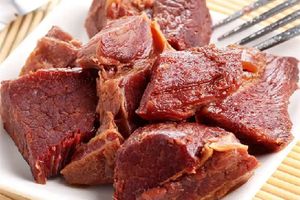 鹵牛肉有營(yíng)養(yǎng)還是新鮮牛肉有營(yíng)養(yǎng) 鹵牛肉的營(yíng)養(yǎng)價(jià)值和功效