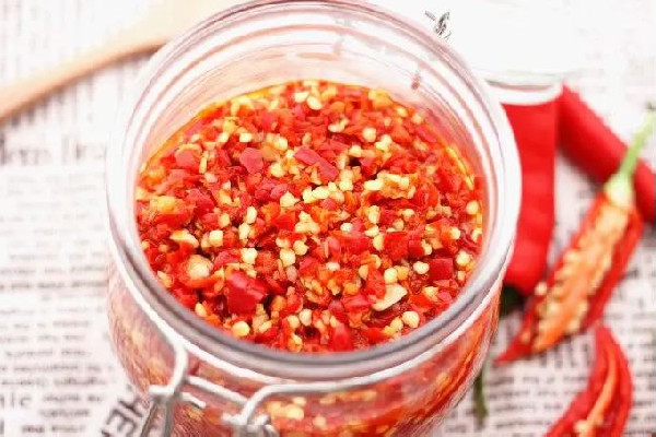 剁椒醬和辣椒醬的區別 剁椒醬和什么菜一起炒好吃