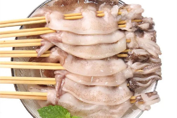 新鮮魷魚和泡發魷魚的區別 新鮮魷魚買大的好還是小的好