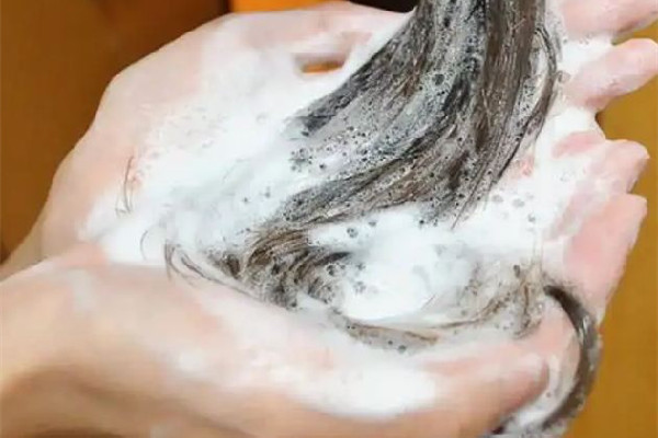 水果湖煥顏堂健康養生中心可以洗發嗎 洗頭發用香皂好還是洗發水好