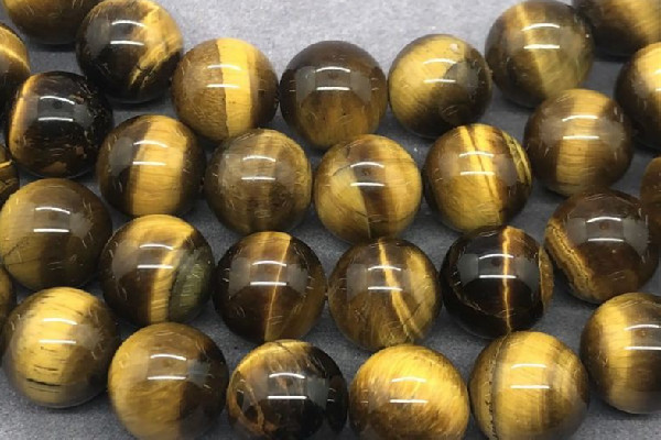 虎眼石有裂紋正常嗎 虎眼石出現裂紋怎么辦