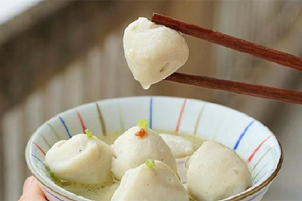 魚丸要加雞蛋嗎 魚丸和魚蛋有什么區別