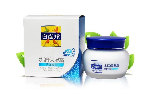 保濕面霜和補水面霜有什么區別 保濕面霜可以收縮毛孔嗎