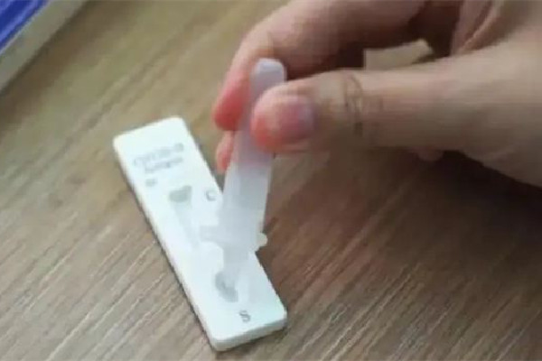 中國人壽客服回應新冠陽性不理賠 新冠陽性多久才能轉為陰性