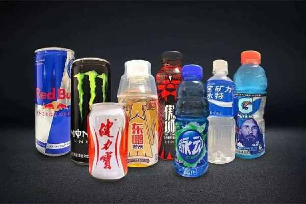 功能飲料是電解質(zhì)水嗎 功能飲料可以補充電解質(zhì)嗎
