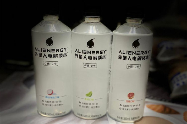 外星人電解質水可以加熱喝嗎 外星人電解質水喝多少合適