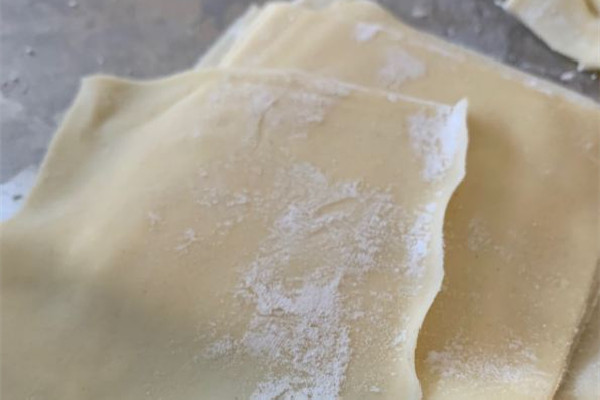 餛飩皮是死面還是發面 餛飩皮用高筋面粉還是低筋面粉