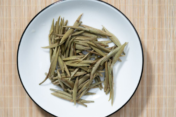 白毫銀針屬于什么茶 白毫銀針是發酵茶嗎