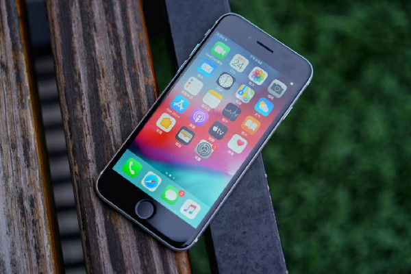 iPhone15Pro改用USBC端口 iPhone手機充電發燙是什么原因