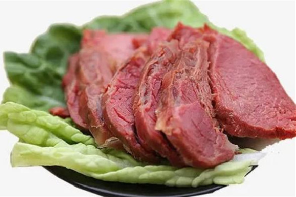 醬牛肉有綠色熒光是怎么回事 醬牛肉發綠光還能吃嗎