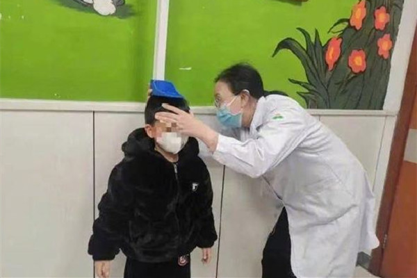 父母沒(méi)重視15歲兒子最終身高153 身高什么時(shí)候停止生長(zhǎng)