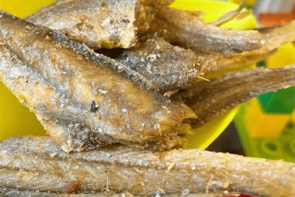 炸小黃魚要放鹽嗎 炸小黃魚需要什么調料