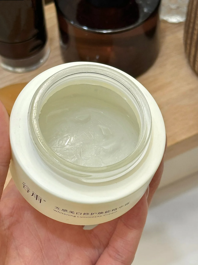 美白淡斑效果好的護膚品！解鎖肌膚煥白的護膚好物