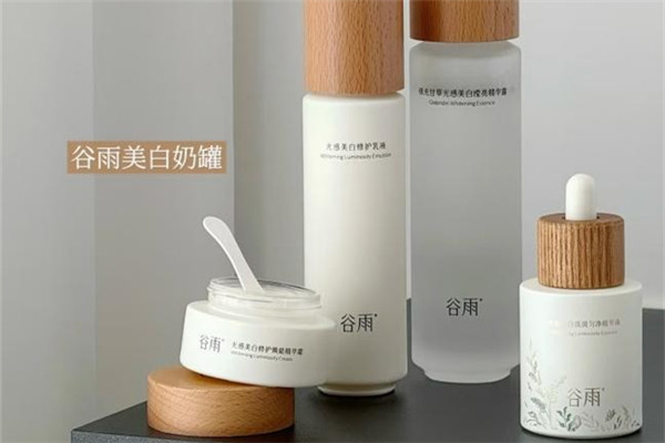 奶茶炸雞臉自救指南：這套“抗糖提亮組合”讓我戒掉了“臉黃焦慮”